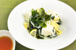 わかめと豆腐のサラダ